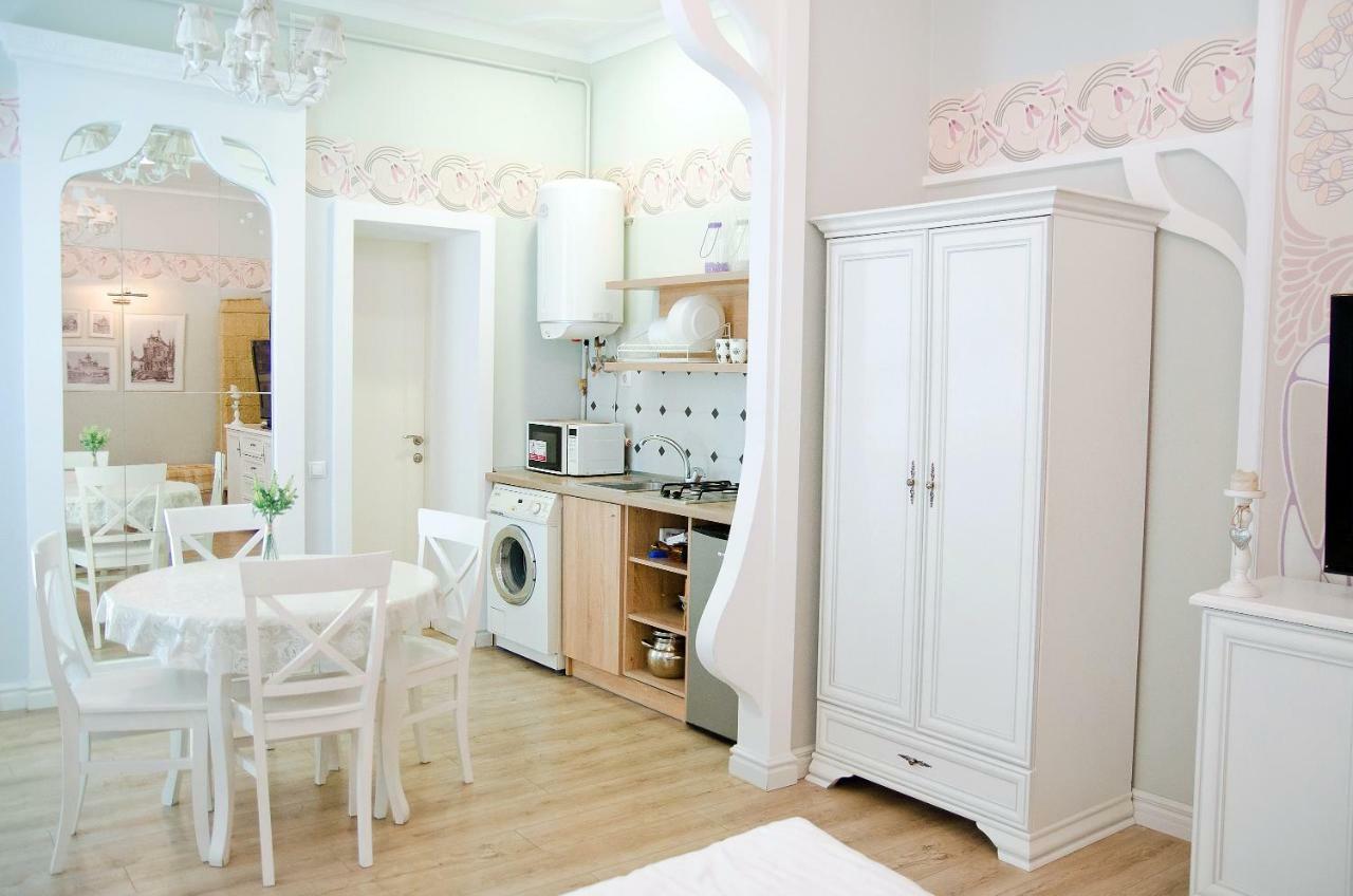 Deluxe Appartment In The City Center 利沃夫 外观 照片