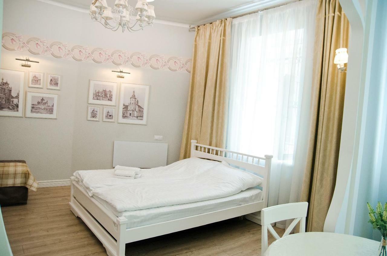 Deluxe Appartment In The City Center 利沃夫 外观 照片