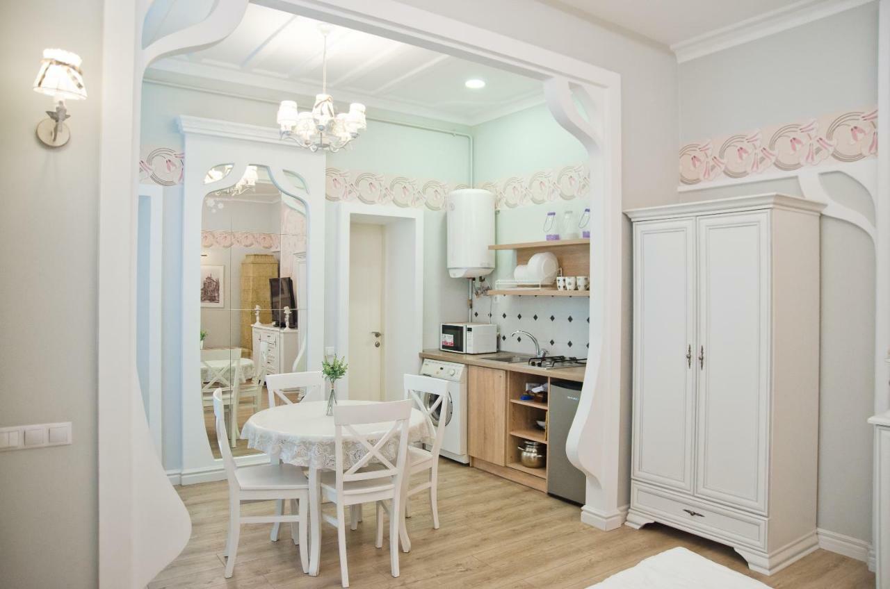 Deluxe Appartment In The City Center 利沃夫 外观 照片